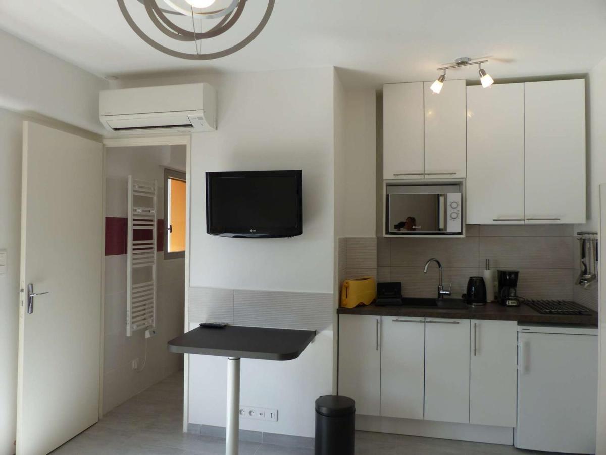 Charmant Studio Climatise Avec Balcon A 50M De La Plage - Le Lavandou Centre-Ville - Fr-1-308-110 Ngoại thất bức ảnh